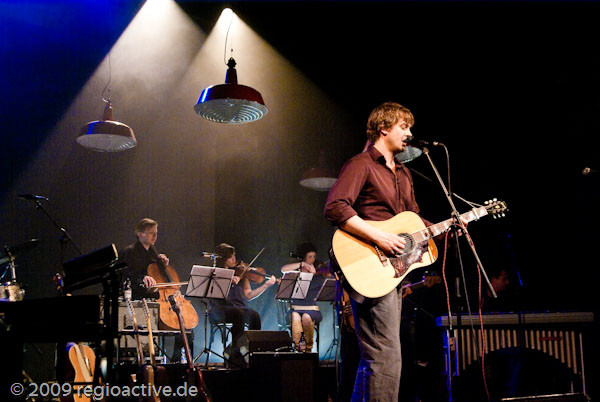 Niels Frevert (live im St. Pauli Theater, 07.04.2009)
Fotos: Holger Nassenstein