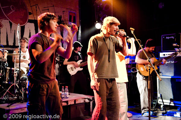 Jamaram (live im Knust Hamburg, 08.04.2009)
Fotos: Holger Nassenstein