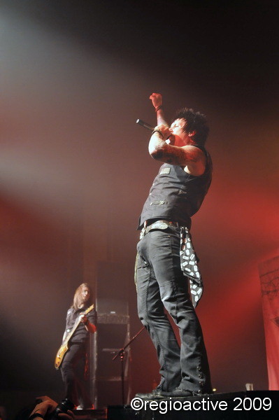 Papa Roach (Live Music Hall, Köln, 2009)
Foto: Marc Pfitzenreuter