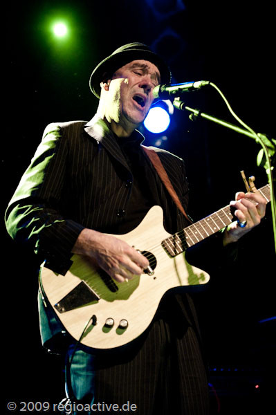 John Watts (live am 26.04.2009 im Knust Hamburg)
Fotos: Holger Nassenstein
